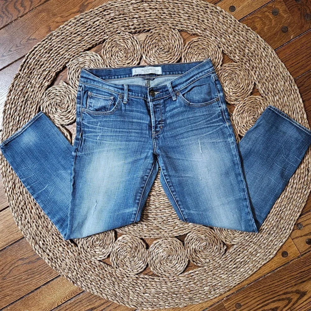 Abercrombie & Fitch Cropped Ankle Jeans Size 6/28 - Picture 4 of 10